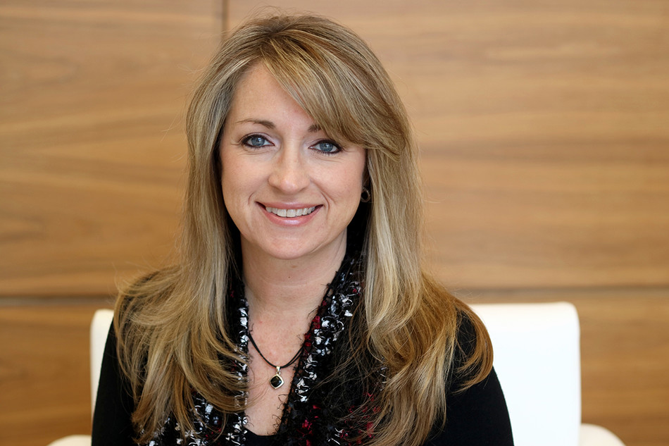 Dawn Dearstone Headshot